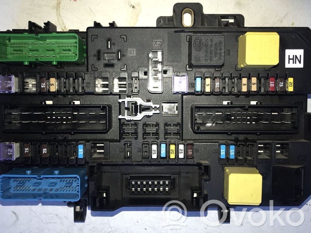 Opel Zafira B Módulo de fusible 
