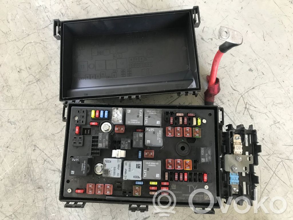 Opel Astra J Fuse box set 
