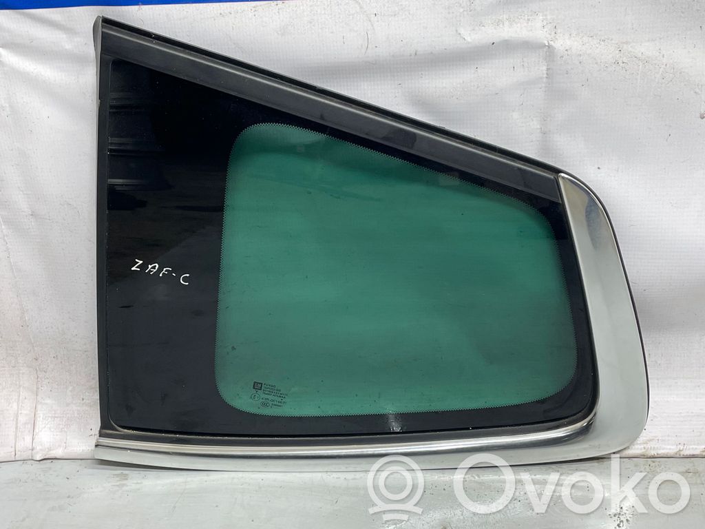 Opel Zafira C Rear side window 