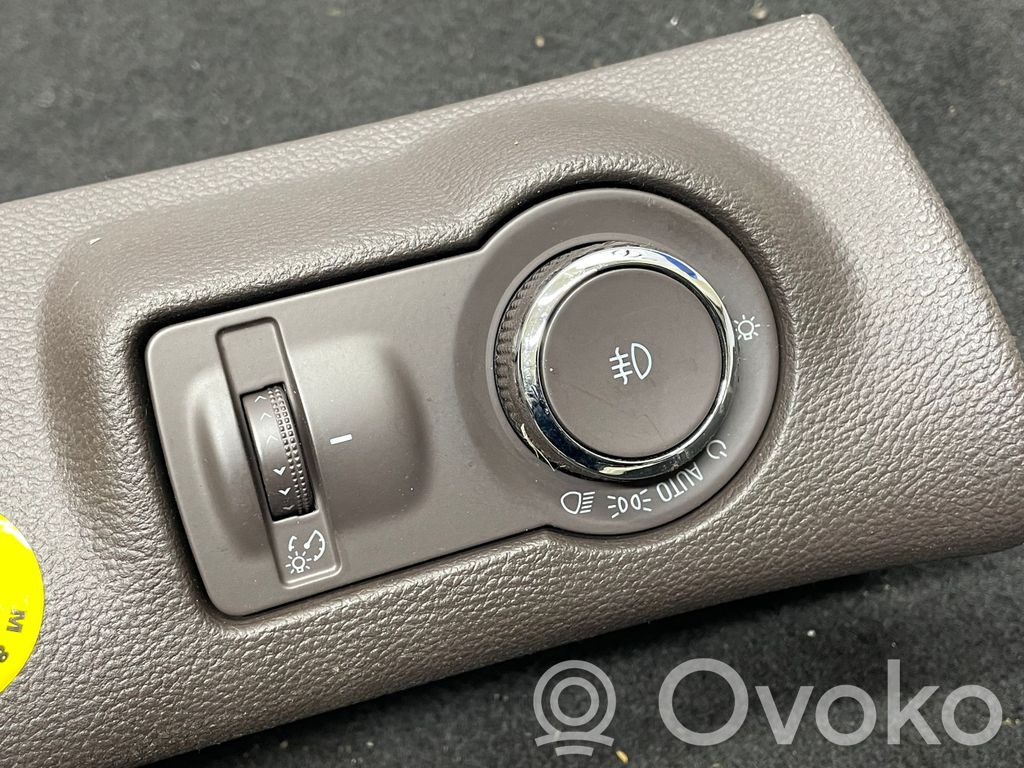 Opel Astra J Light switch 