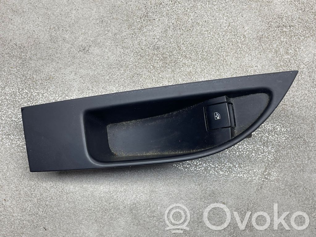 Opel Astra J Electric window control switch 