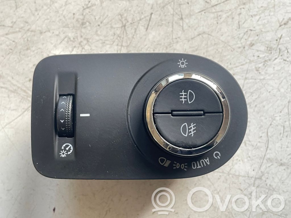 Opel Zafira C Light switch 
