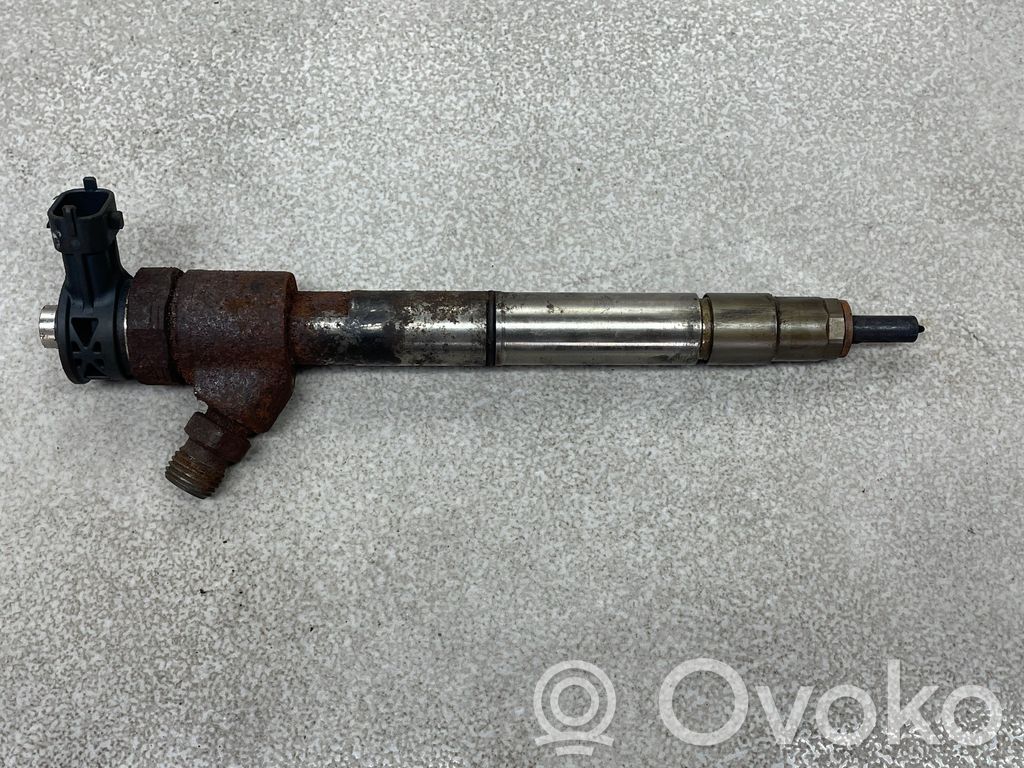 Opel Zafira C Inyector de combustible 