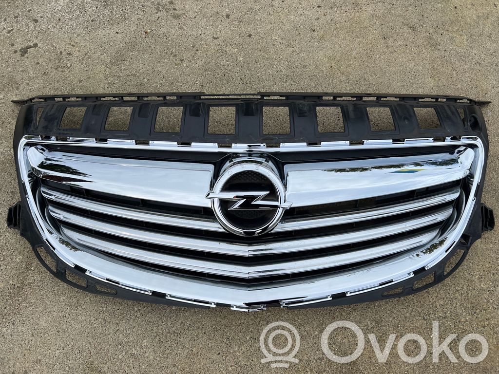 Opel Insignia A Etupuskurin ylempi jäähdytinsäleikkö 