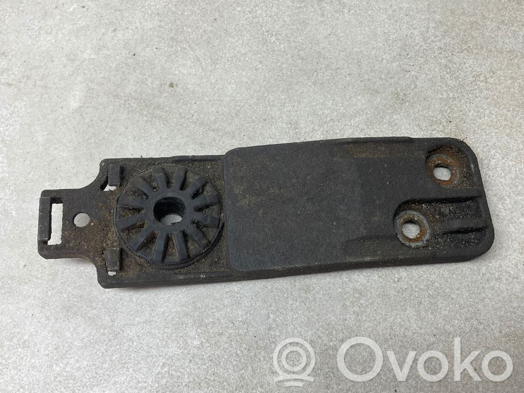 Opel Insignia A Radiator mount bracket 