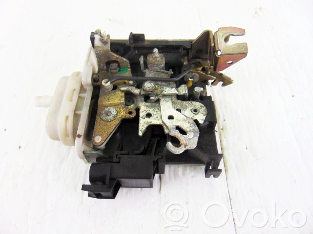 Etuoven lukko   4D1837016D