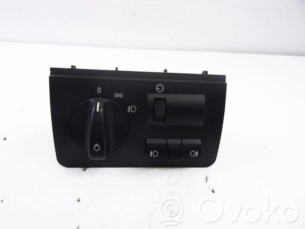 Light switch   8380255