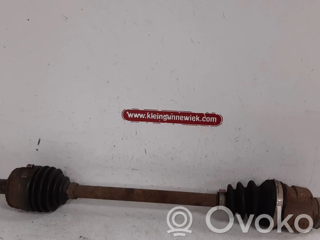 Toyota Aygo AB10 Półoś przednia 