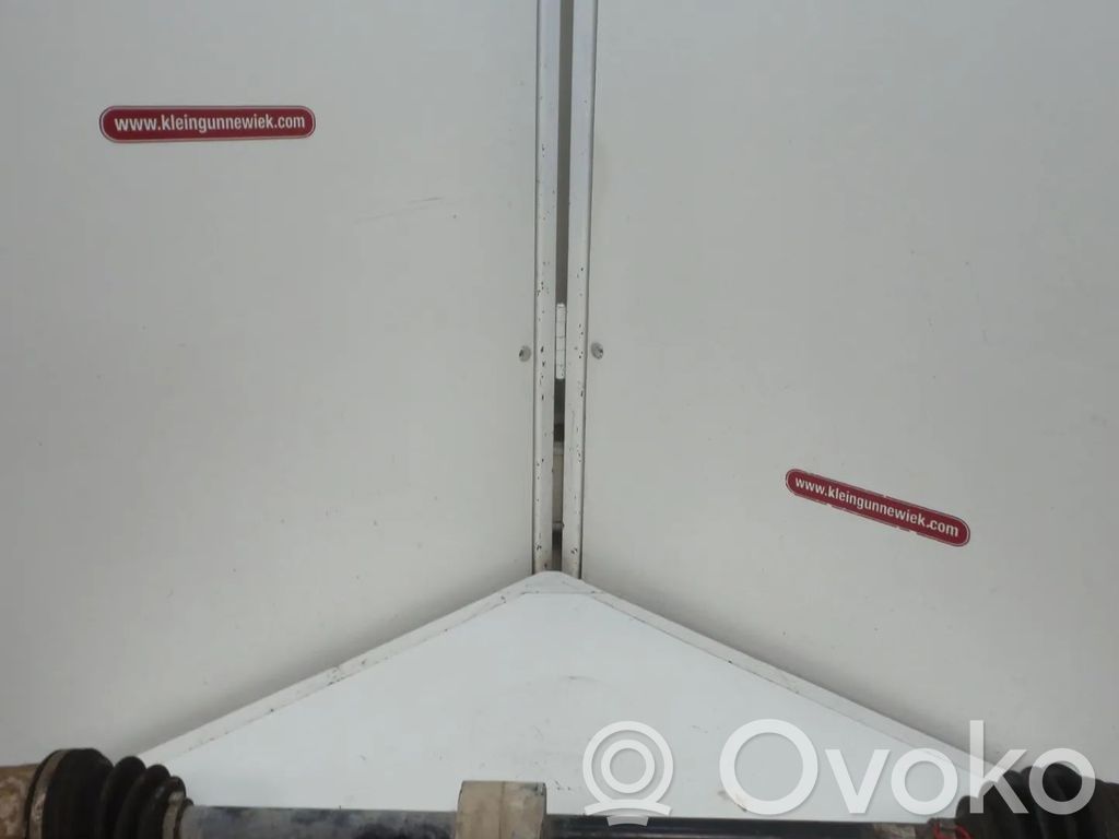 Opel Corsa C Etuvetoakseli 
