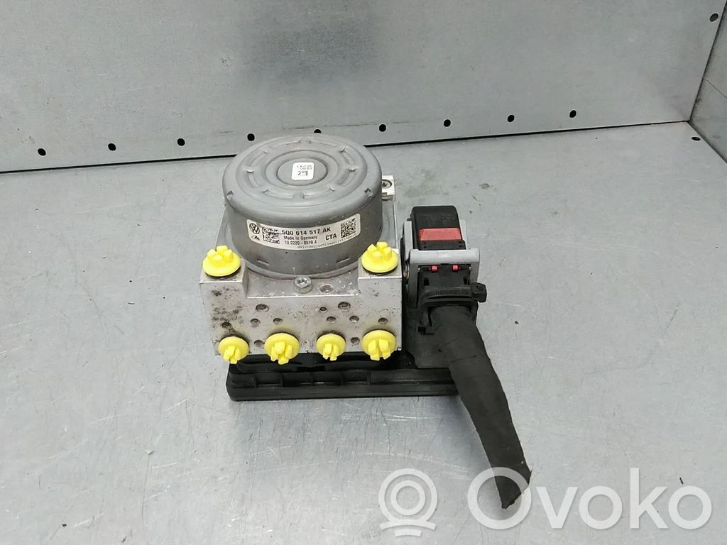 Volkswagen Golf VII ABS bloks 