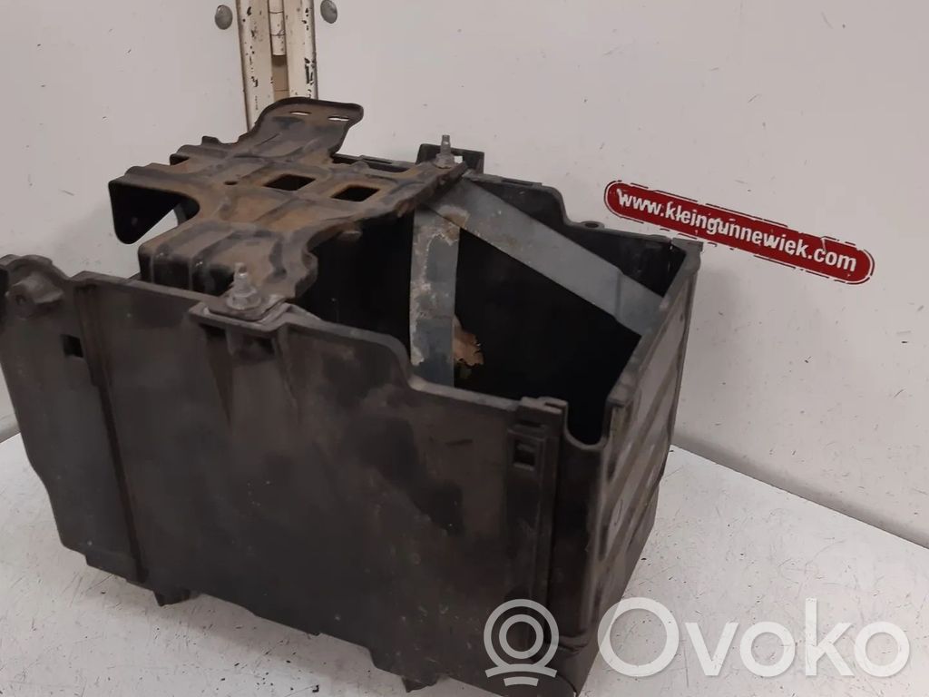 Support boîte de batterie   8V2110723BD,1714442