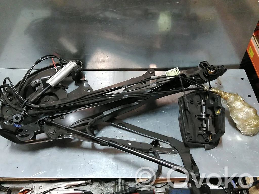 Tailgate/trunk/boot hinge   1Q0825350D