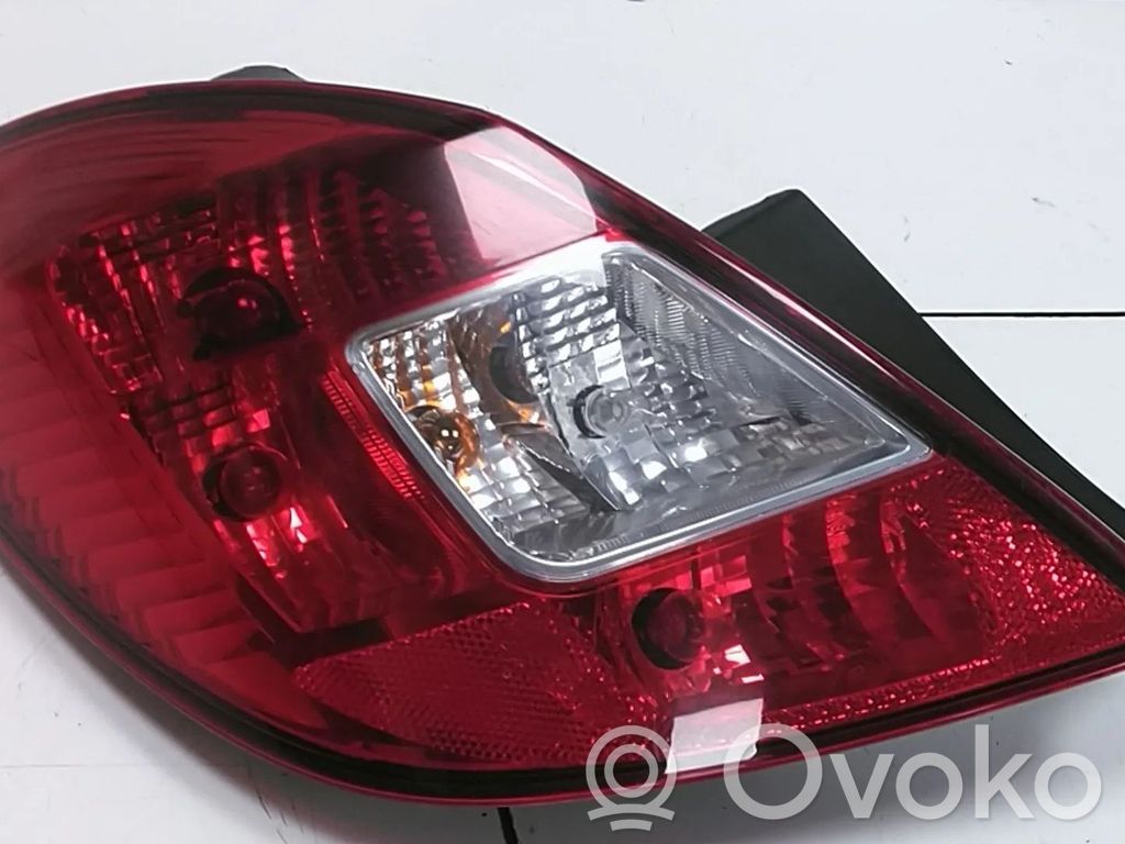 Opel Corsa D Lampa tylna 