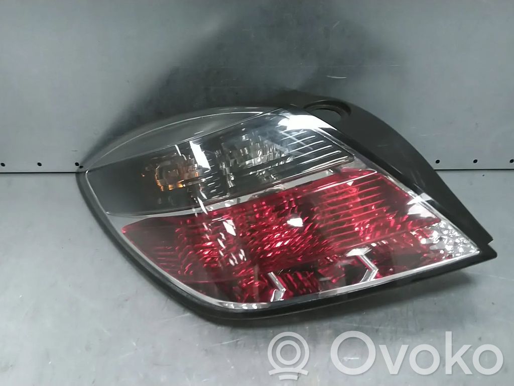 Lampa tylna   93183055,1222117,13252443,24451832,93190790