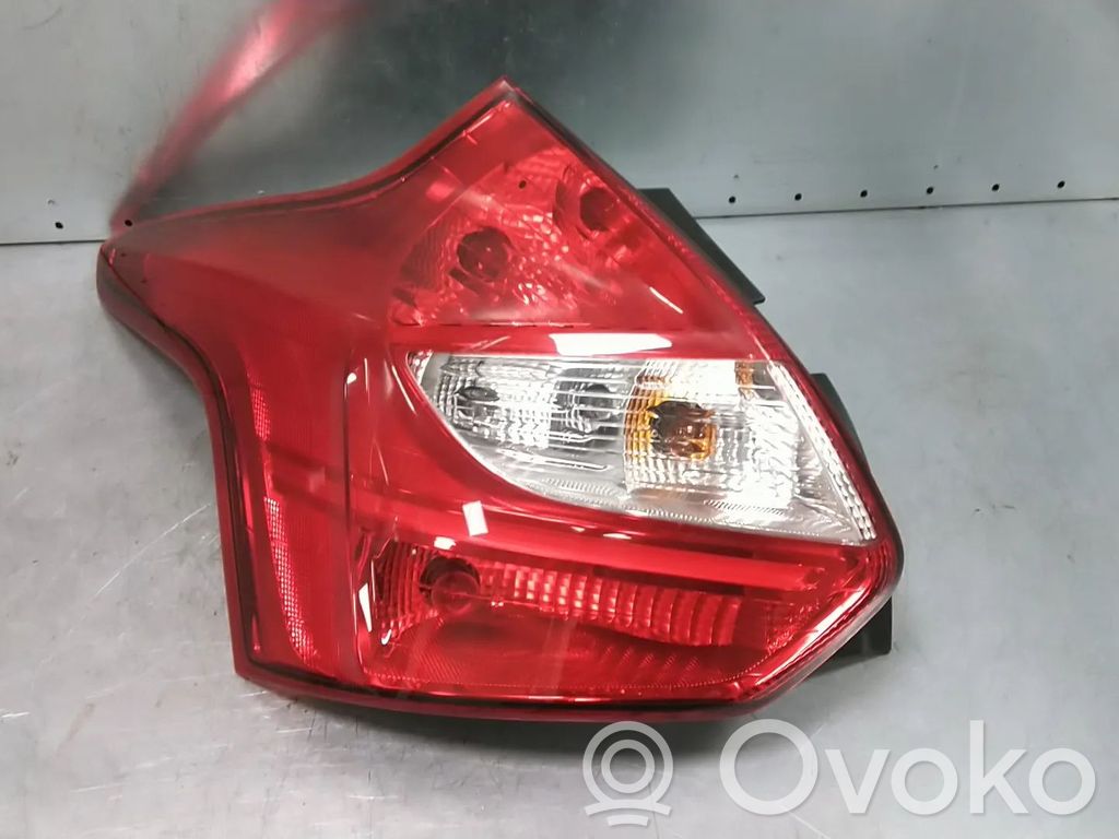 Ford Focus Aizmugurējais lukturis virsbūvē 