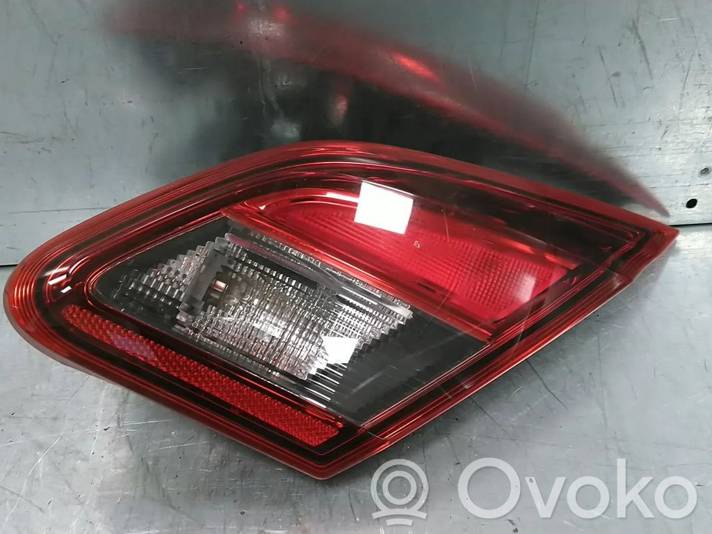 Opel Corsa E Aizmugurējais lukturis virsbūvē 