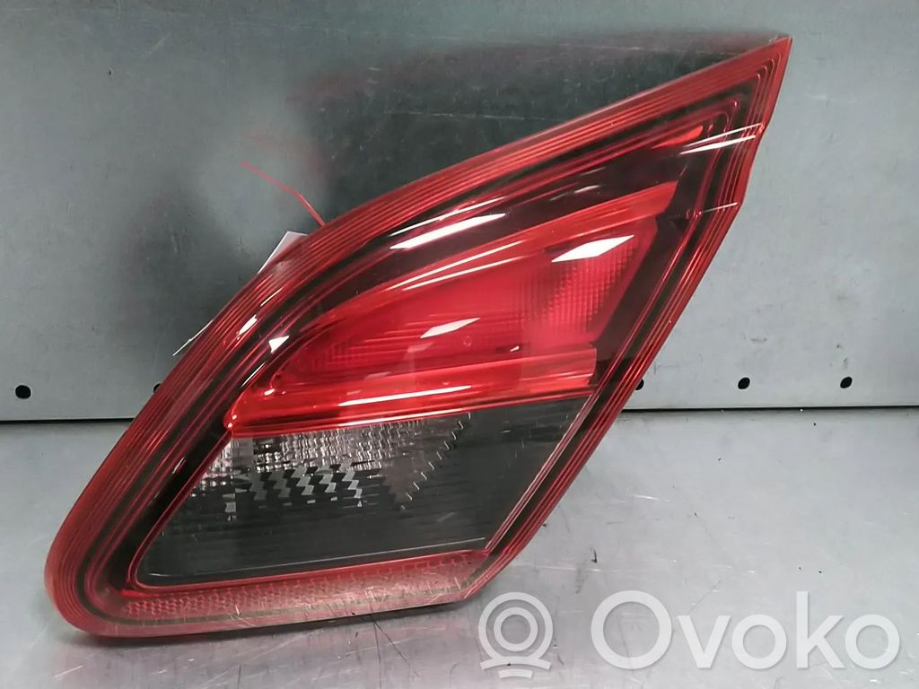 Opel Corsa E Aizmugurējais lukturis virsbūvē 