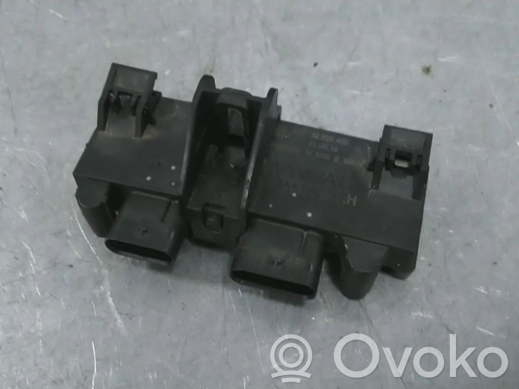 Tailgate/trunk control unit/module   3AA962243H