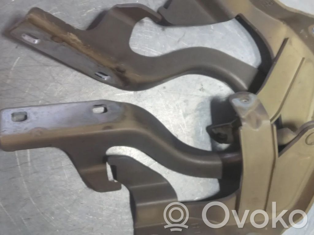 Engine bonnet/hood hinges