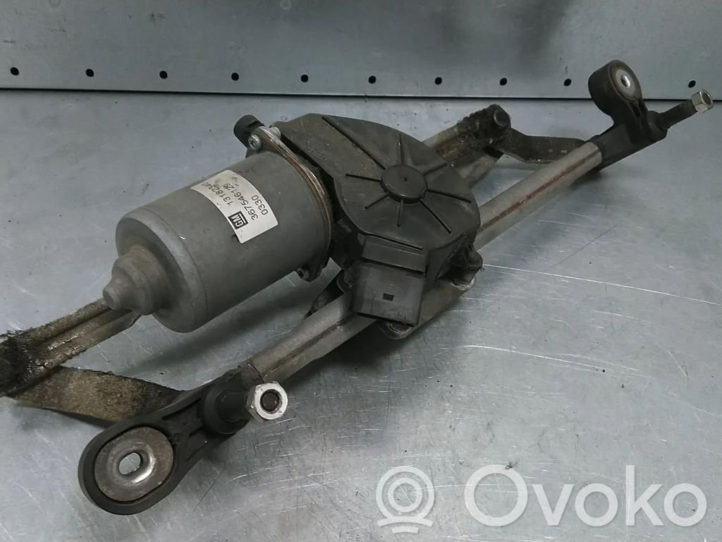 Opel Corsa D Mechanizm i silniczek wycieraczek szyby przedniej / czołowej 