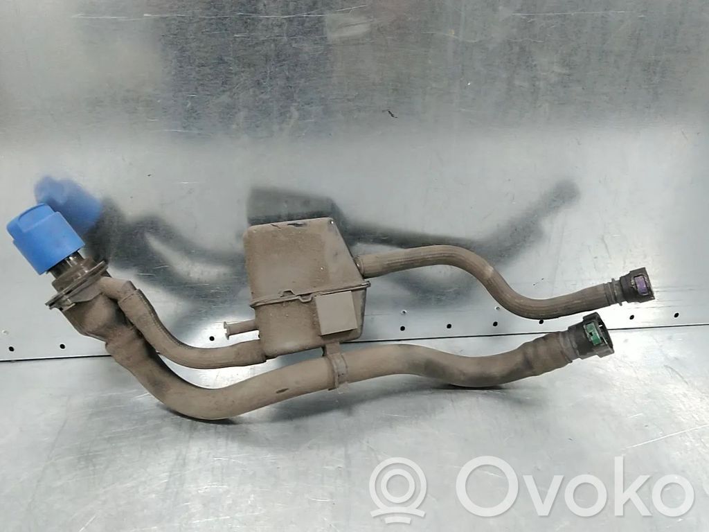 Audi A4 S4 B9 Wąż / Przwód płynu AdBlue 