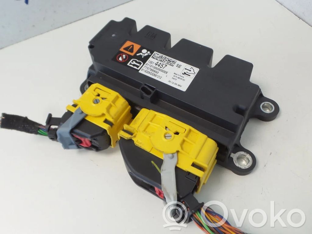 Vauxhall Astra K Airbag control unit/module 