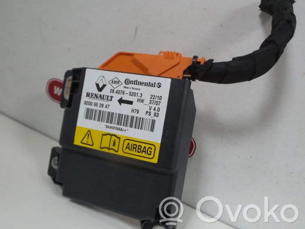 Dacia Duster Airbag control unit/module 