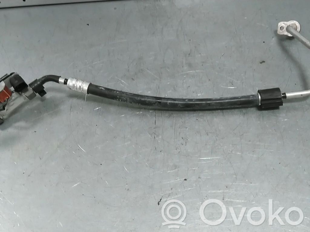 Ilmastointilaitteen putki (A/C)   4KL816720G,4KL816720J