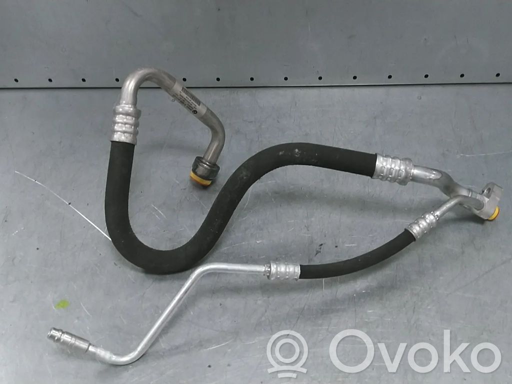 BMW 1 E81 E87 Ilmastointilaitteen putki (A/C) 