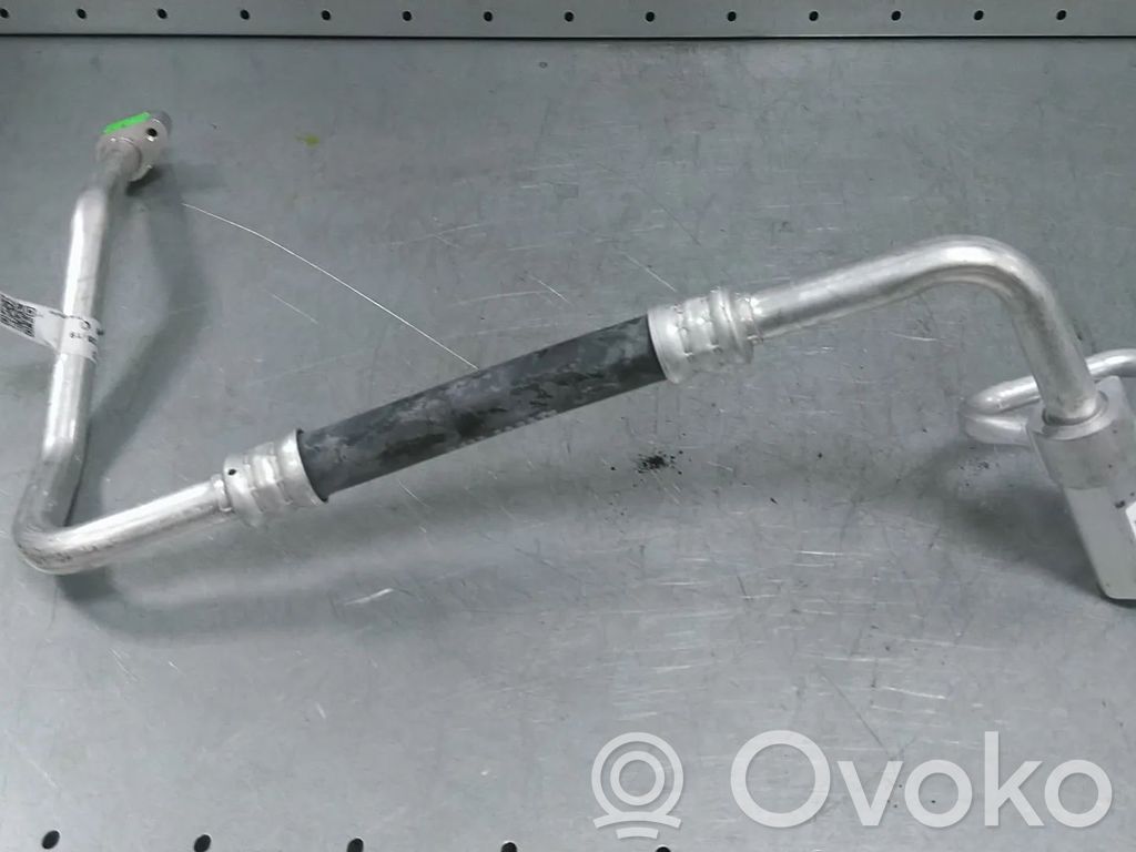 Ilmastointilaitteen putki (A/C)   4KE816727D,4KE816727E