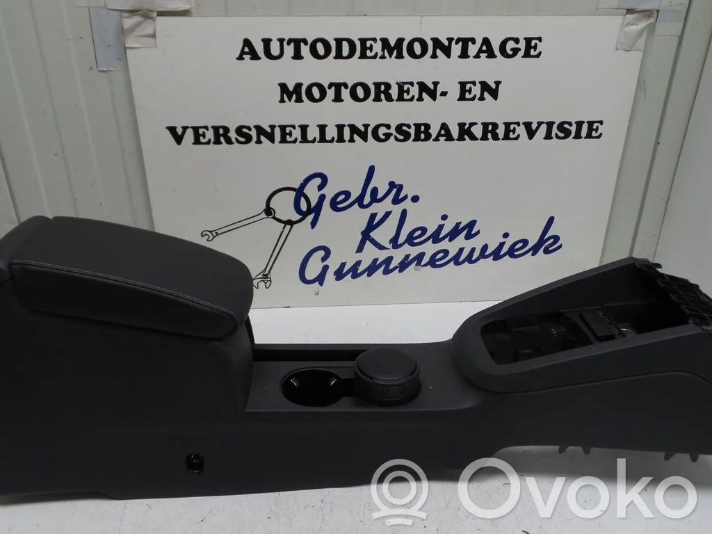 Volkswagen Jetta VI Consola central 