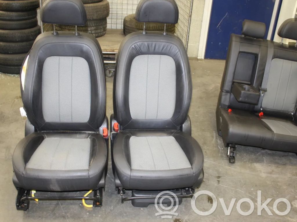 Interior set