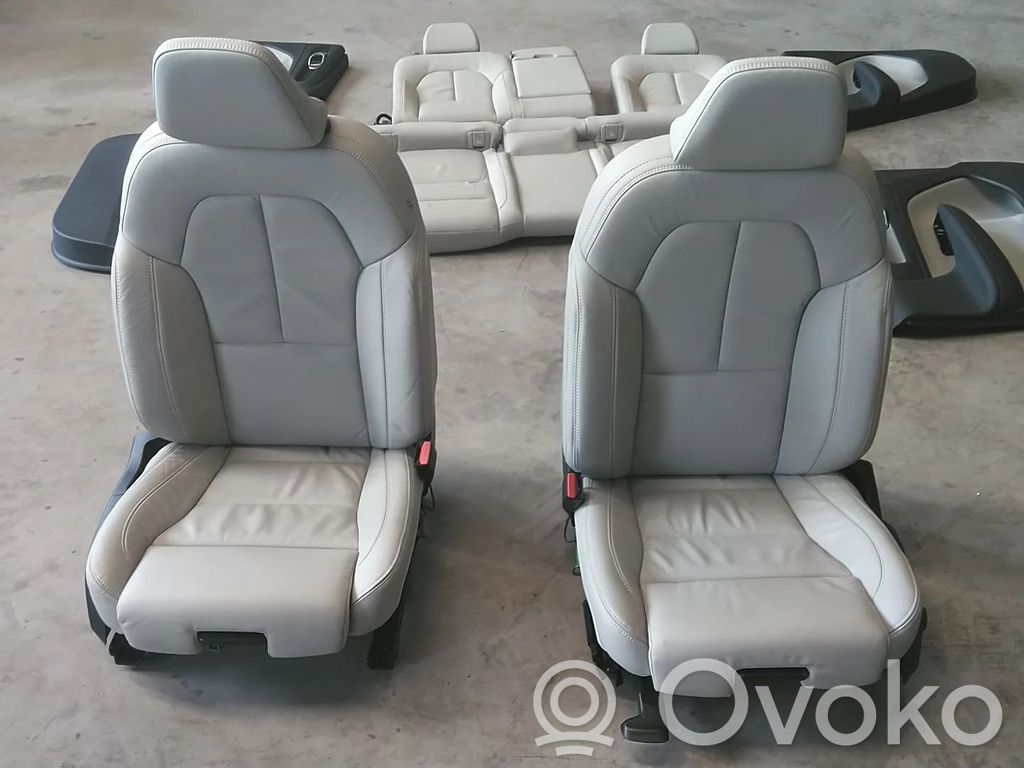 Interior set