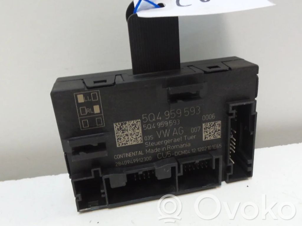 Unidad de control/módulo de la puerta   5Q4959593