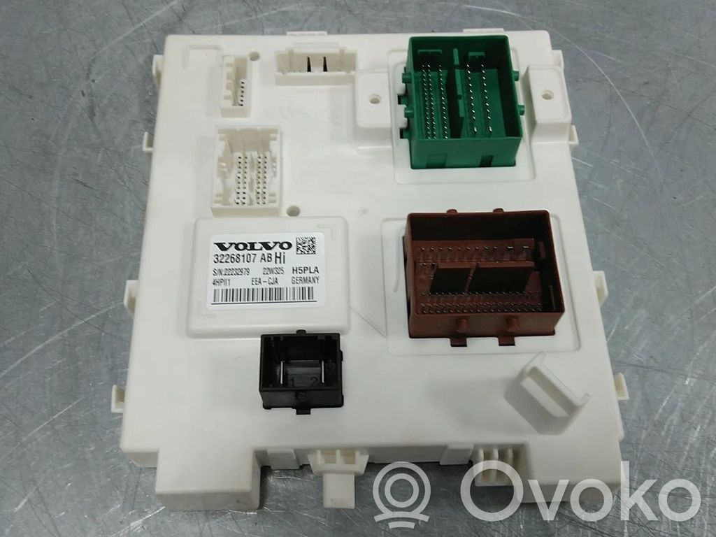 Volvo XC40 Door control unit/module 