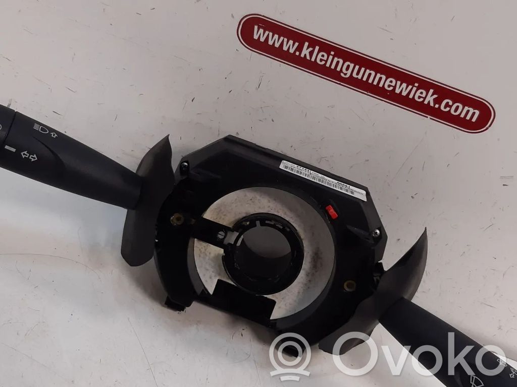 Ford Ka Commodo, commande essuie-glace/phare 
