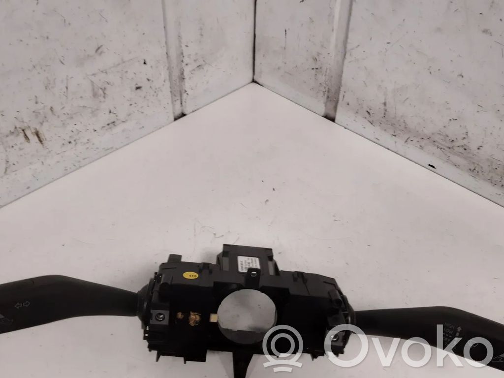 Volkswagen Up Interruptor/palanca de limpiador de luz de giro 