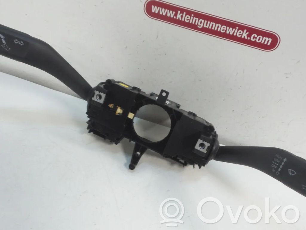 Volkswagen Up Interruptor/palanca de limpiador de luz de giro 