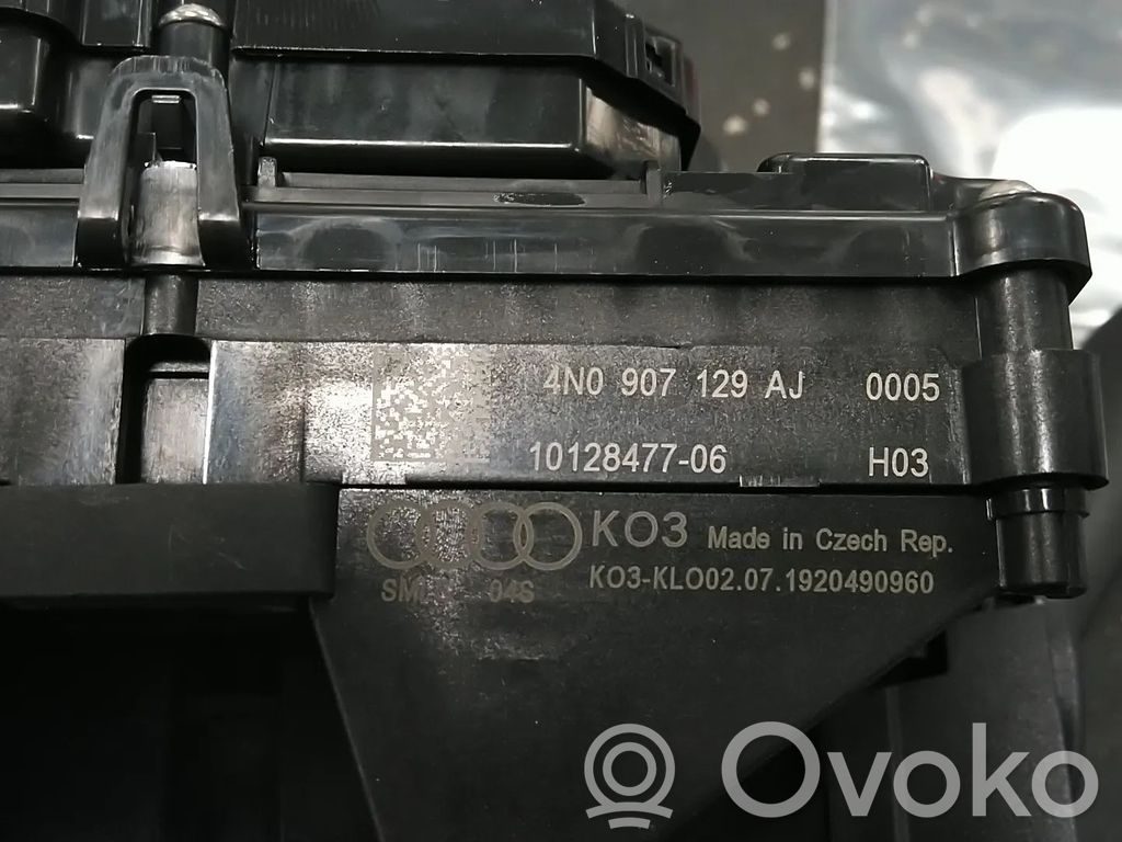 Audi e-tron Wiper turn signal indicator stalk/switch 