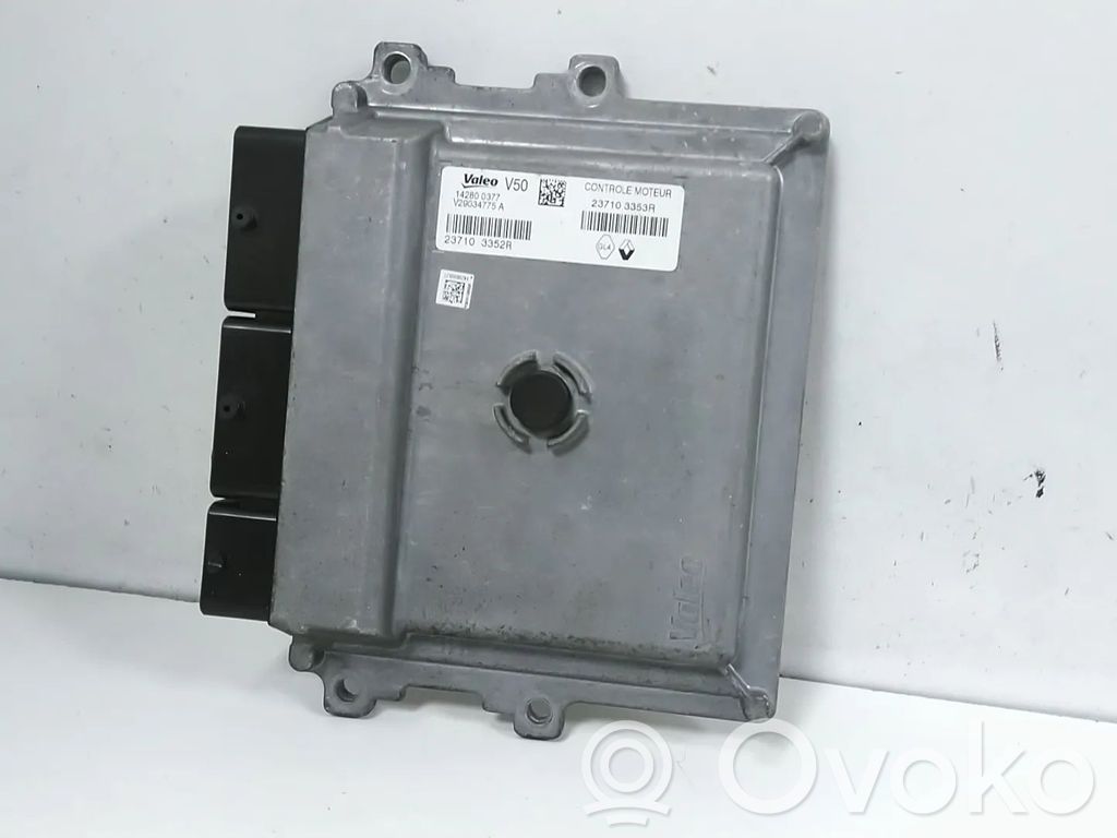 Renault Clio IV Engine control unit/module 