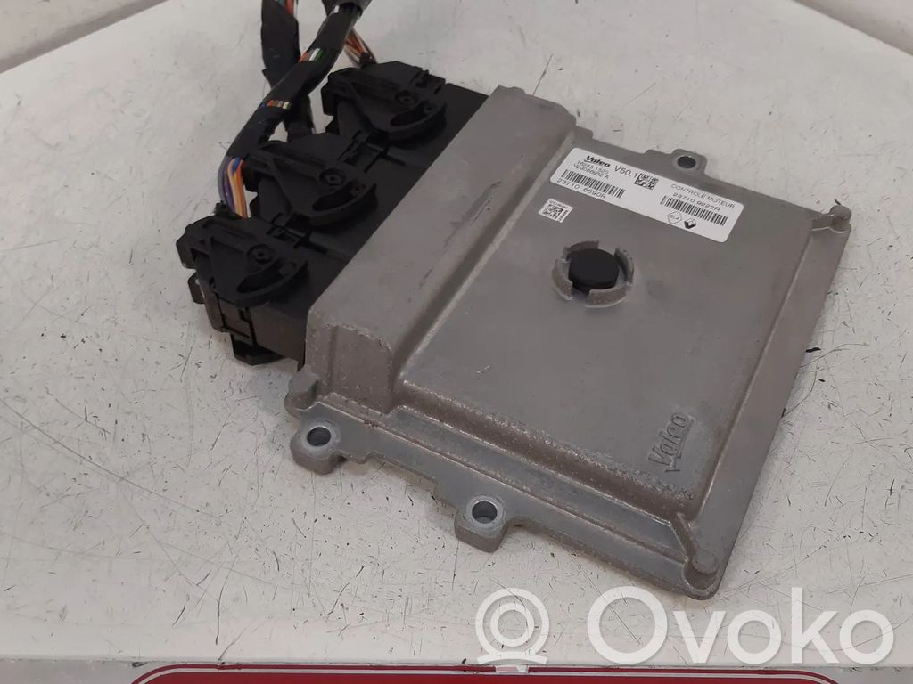 Renault Clio IV Engine control unit/module 