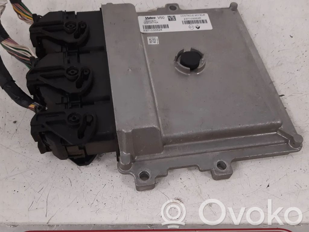 Renault Captur Engine control unit/module 