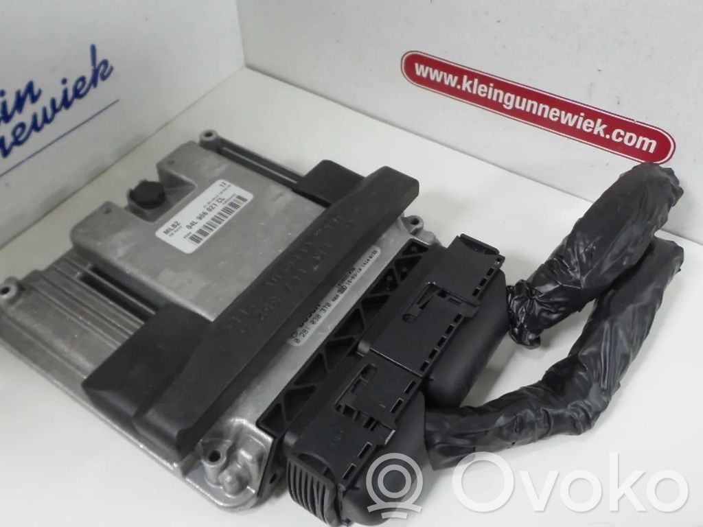 Audi A5 8T 8F Engine control unit/module 
