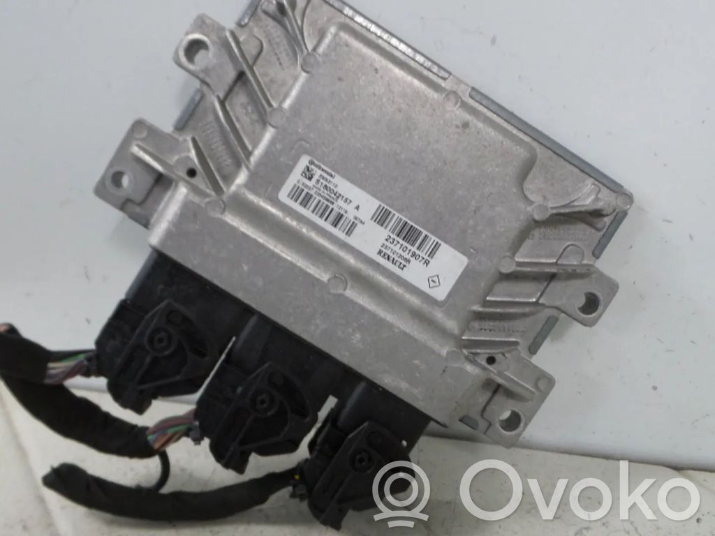 Engine control unit/module   237101907R,D4F740