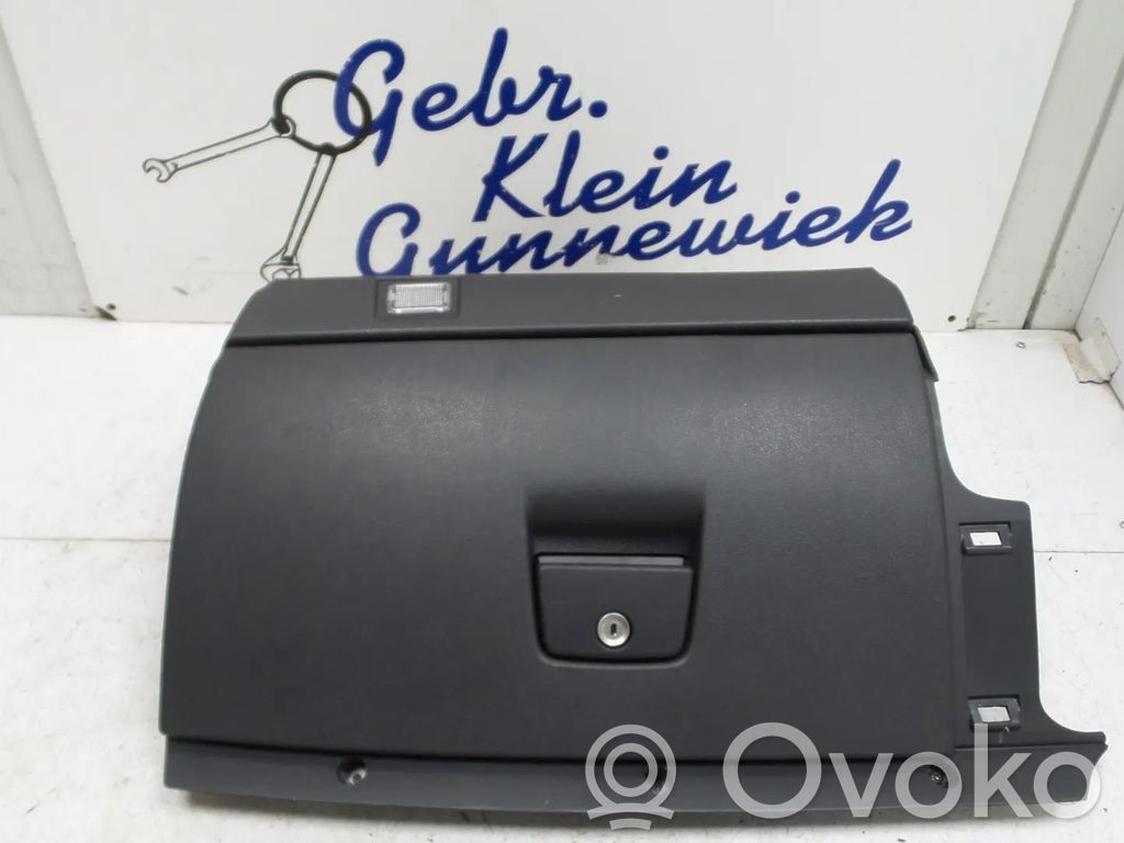 Volvo C30 Daiktadėžės (bordačioko) komplektas 