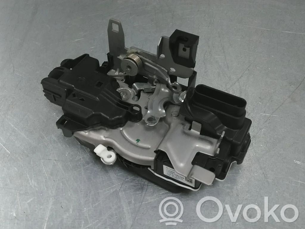Volvo XC40 Front door lock 