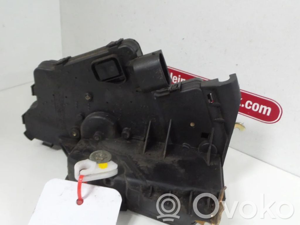 Etuoven lukko   51217011244