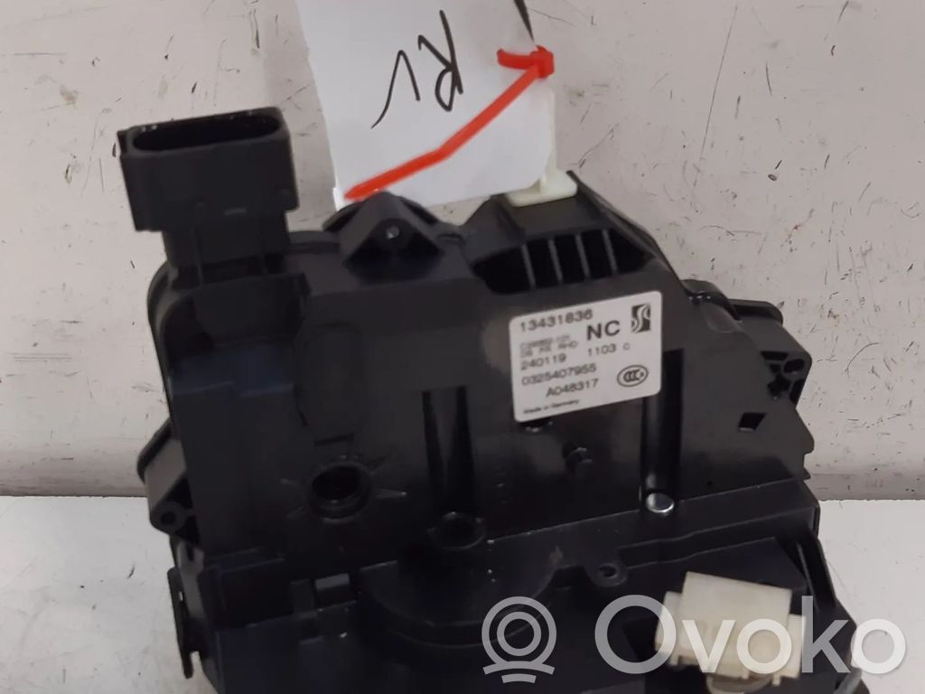 Opel Corsa E Front door lock 