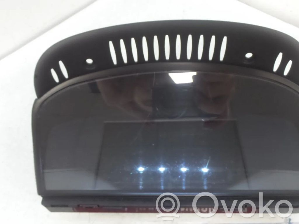 Screen/display/small screen   9114364,65829114364