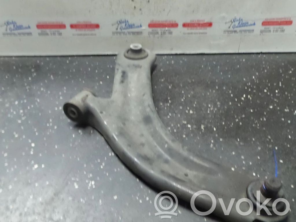 Renault Clio III Рычаг 